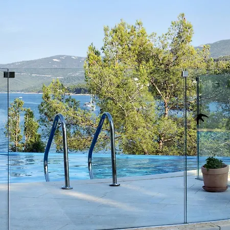 Luxury Hvar Enigma With Pool فربوسكا